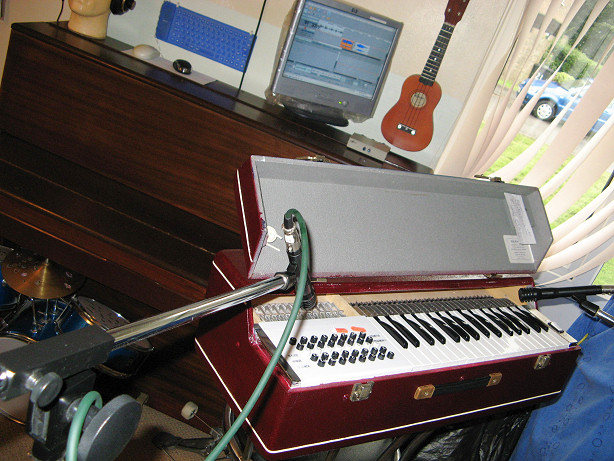 Bussilachio electric harmonium<br />-